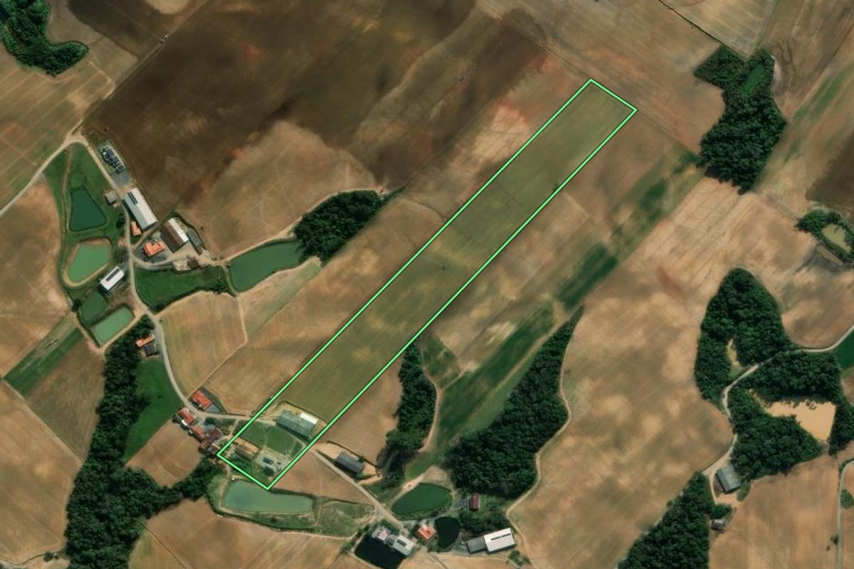 Imagem de satélite do imóvel rural em Ituporanga (SC), com o contorno declarado no CAR desenhado por cima.