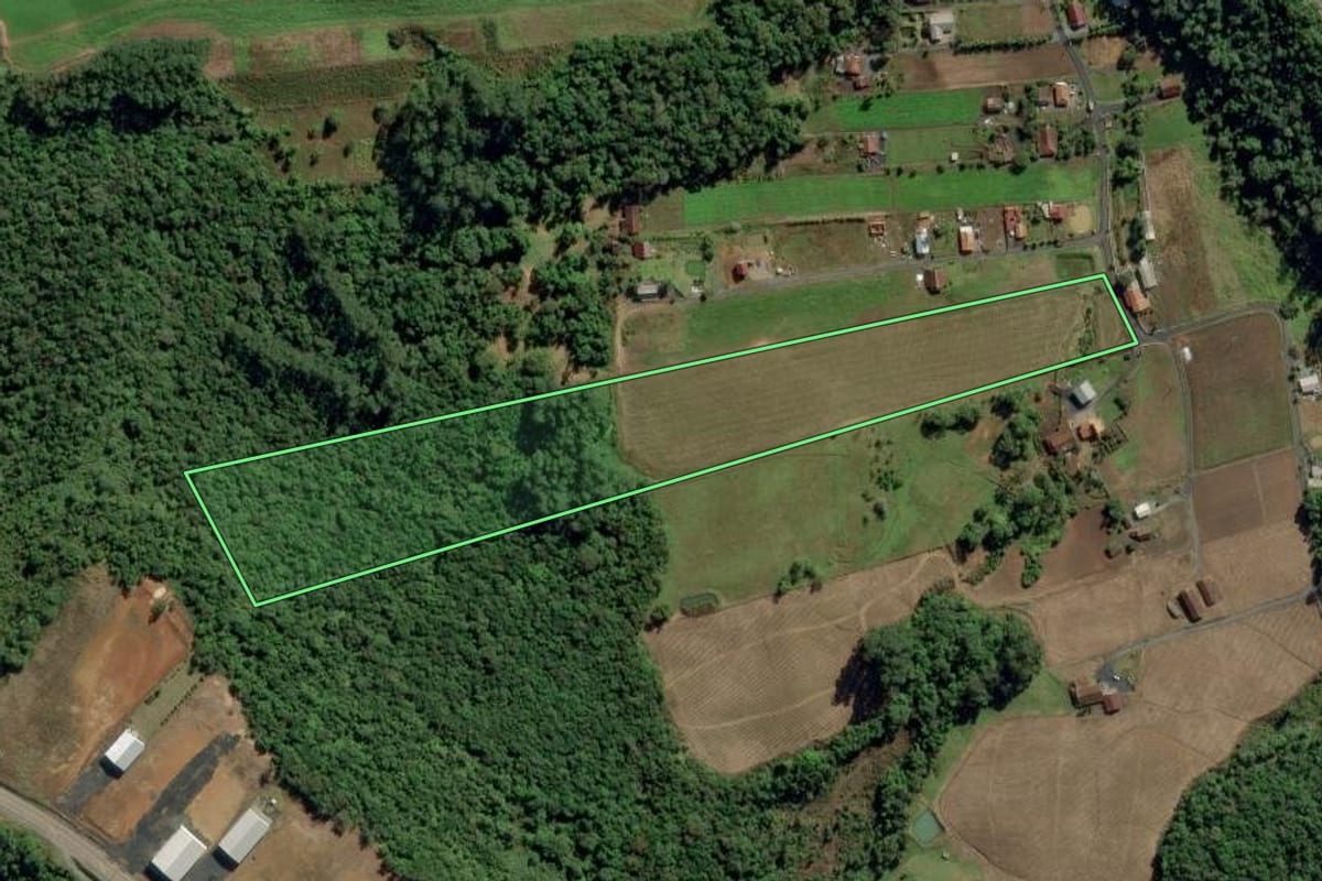Imagem de satélite do imóvel rural em Ituporanga (SC), com o contorno declarado no CAR desenhado por cima.