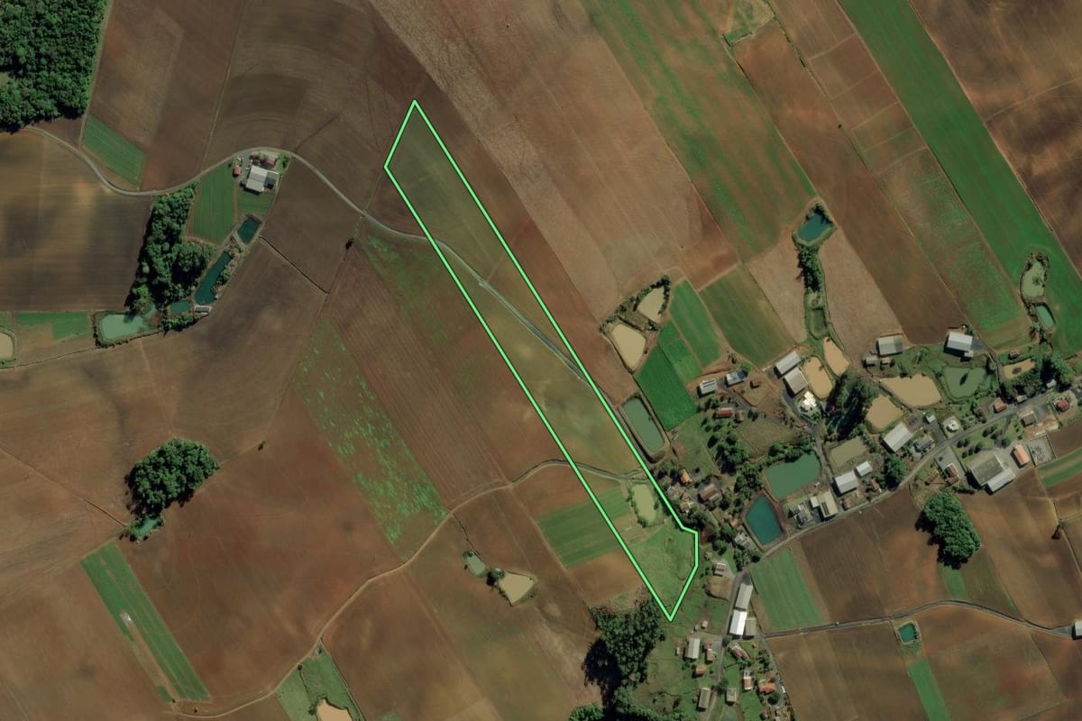 Imagem de satélite do imóvel rural em Ituporanga (SC), com o contorno declarado no CAR desenhado por cima.