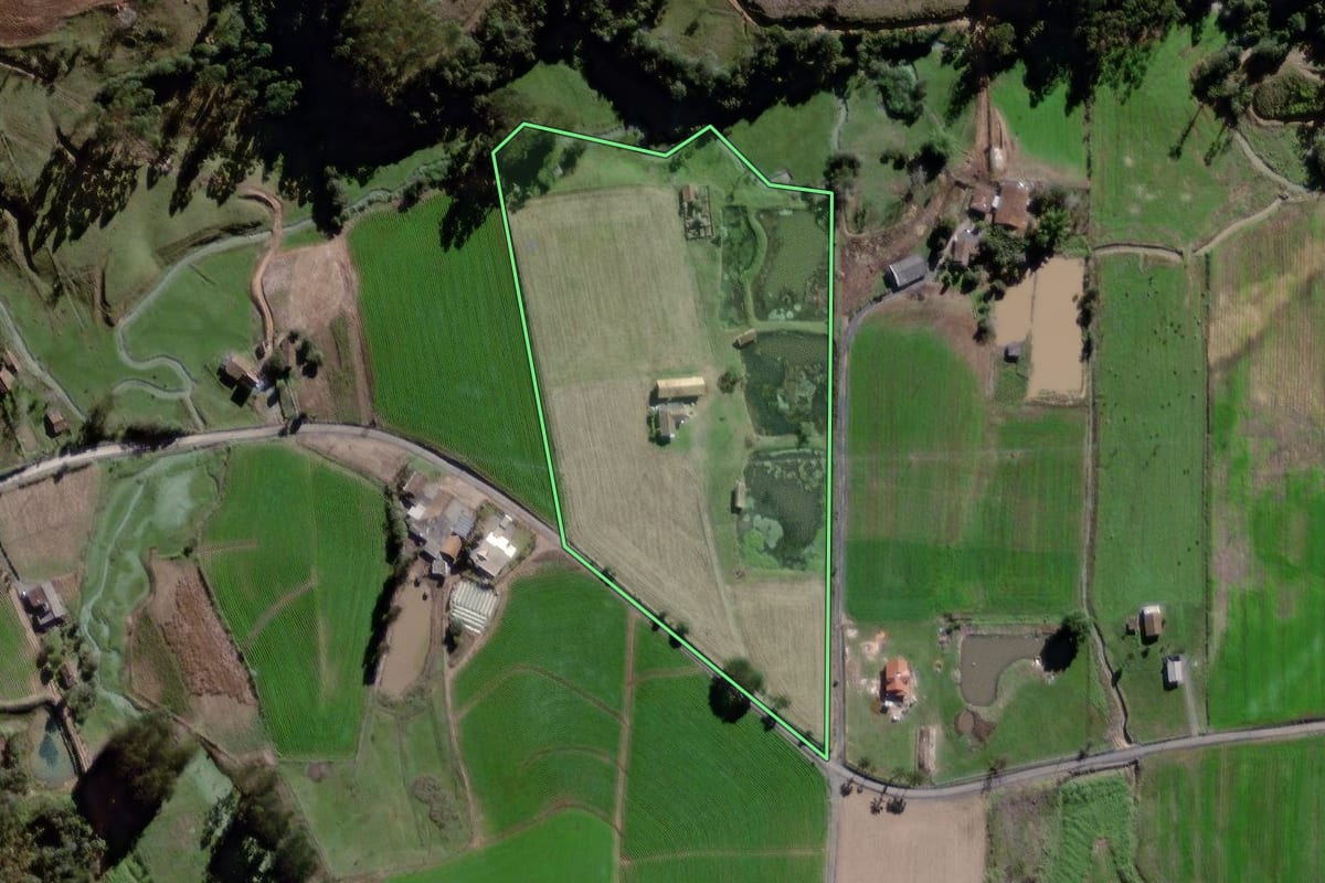 Imagem de satélite do imóvel rural em Ituporanga (SC), com o contorno declarado no CAR desenhado por cima.