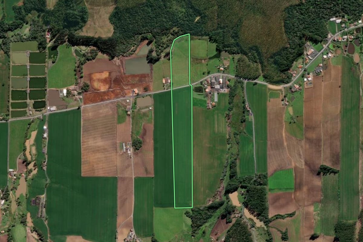 Imagem de satélite do imóvel rural em Ituporanga (SC), com o contorno declarado no CAR desenhado por cima.