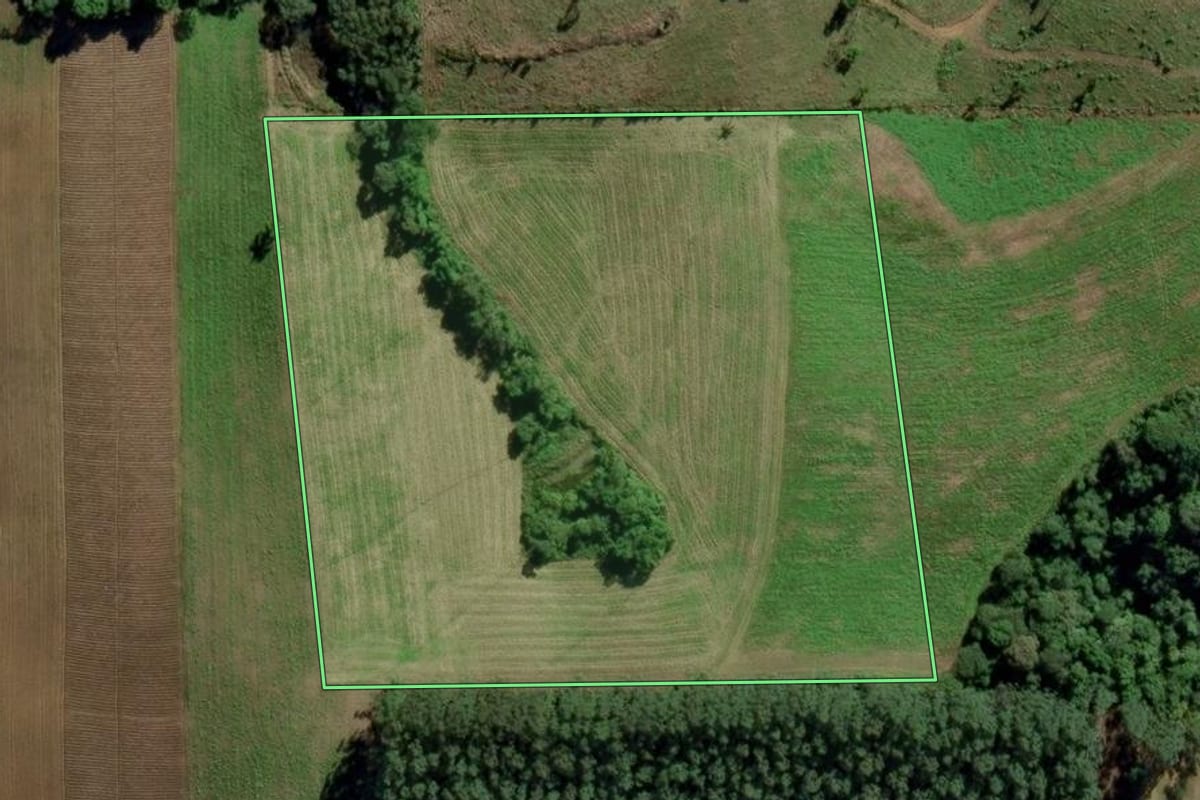 Imagem de satélite do imóvel rural em Ituporanga (SC), com o contorno declarado no CAR desenhado por cima.