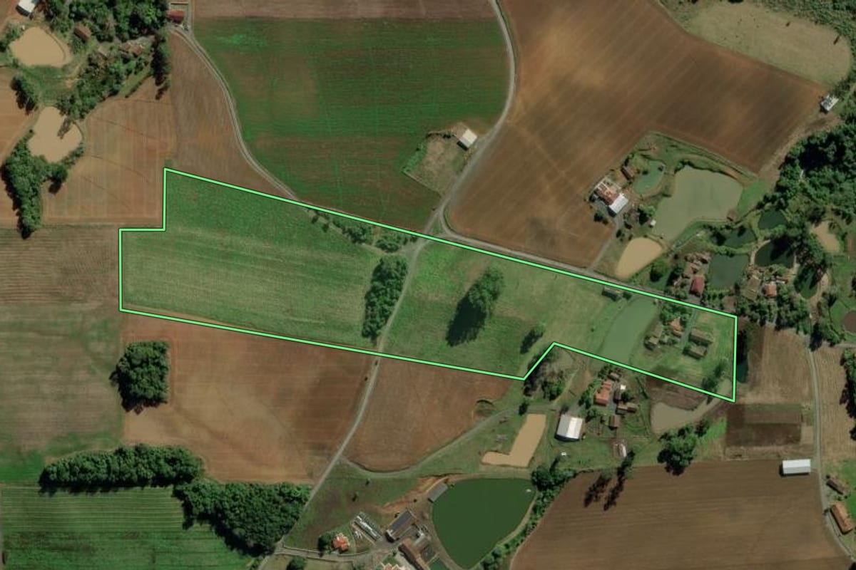 Imagem de satélite do imóvel rural em Ituporanga (SC), com o contorno declarado no CAR desenhado por cima.
