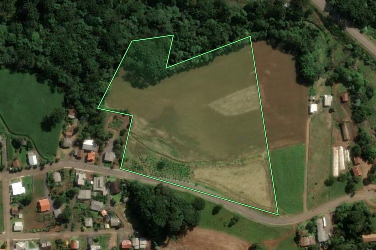 Imagem de satélite do imóvel rural em Jaborá (SC), com o contorno declarado no CAR desenhado por cima.