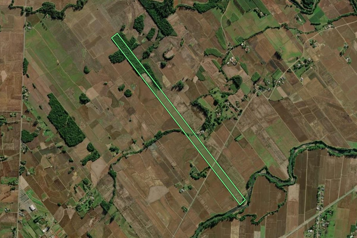 Imagem de satélite do imóvel rural em Jacinto Machado (SC), com o contorno declarado no CAR desenhado por cima.