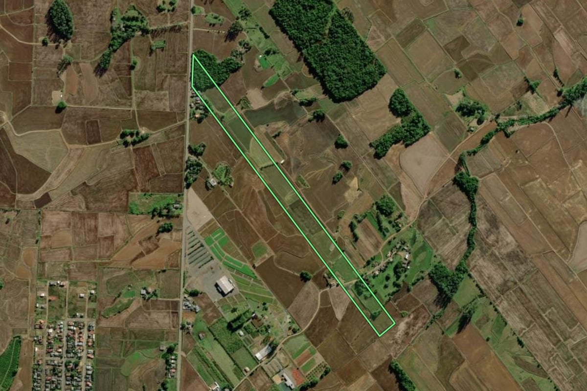 Imagem de satélite do imóvel rural em Jacinto Machado (SC), com o contorno declarado no CAR desenhado por cima.