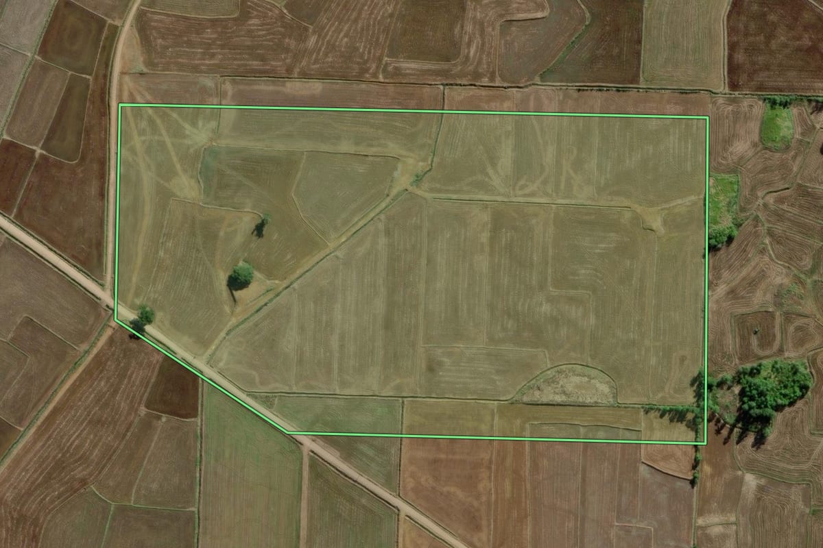 Imagem de satélite do imóvel rural em Jacinto Machado (SC), com o contorno declarado no CAR desenhado por cima.