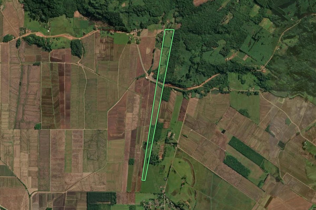 Imagem de satélite do imóvel rural em Jacinto Machado (SC), com o contorno declarado no CAR desenhado por cima.
