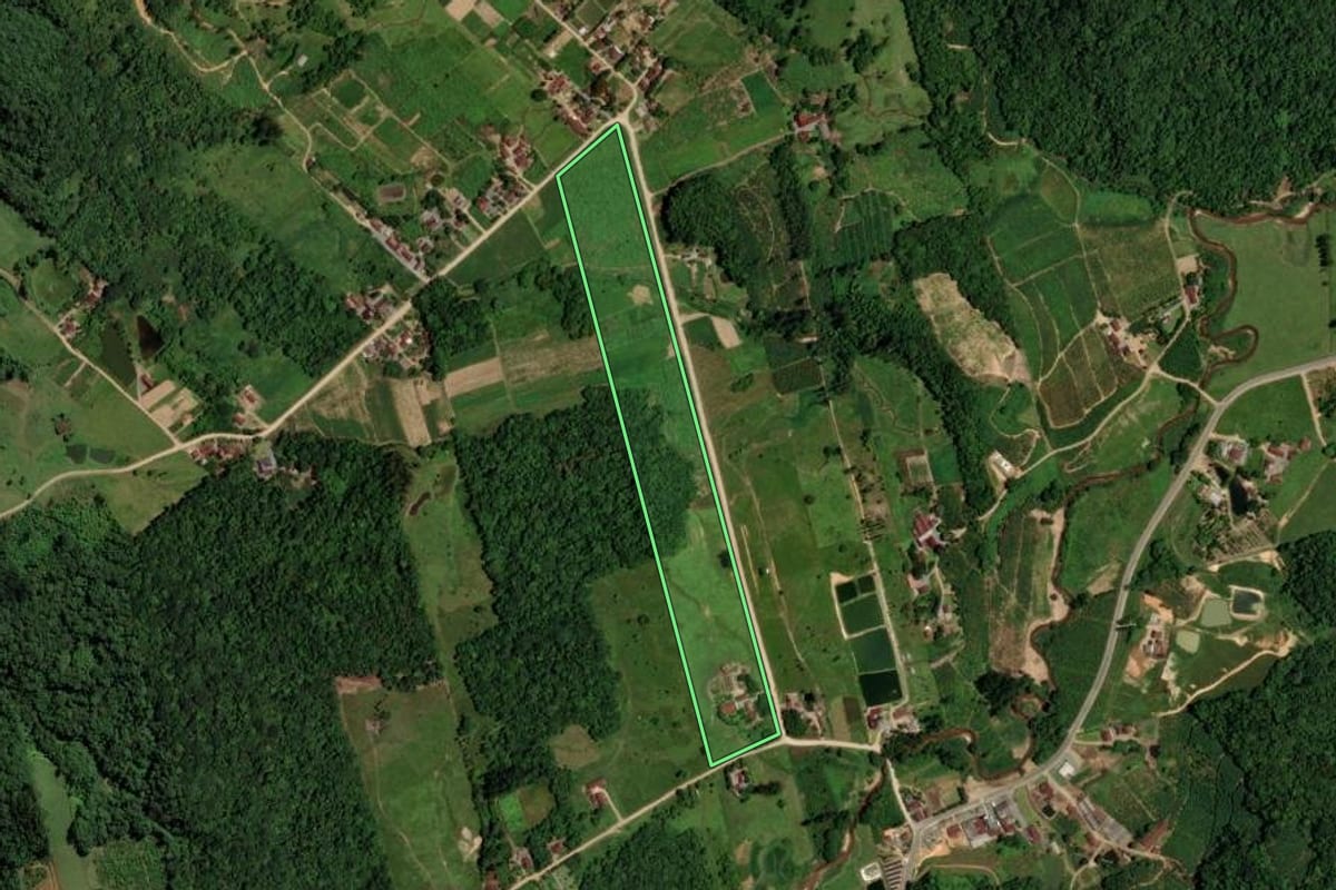 Imagem de satélite do imóvel rural em Jaraguá do Sul (SC), com o contorno declarado no CAR desenhado por cima.