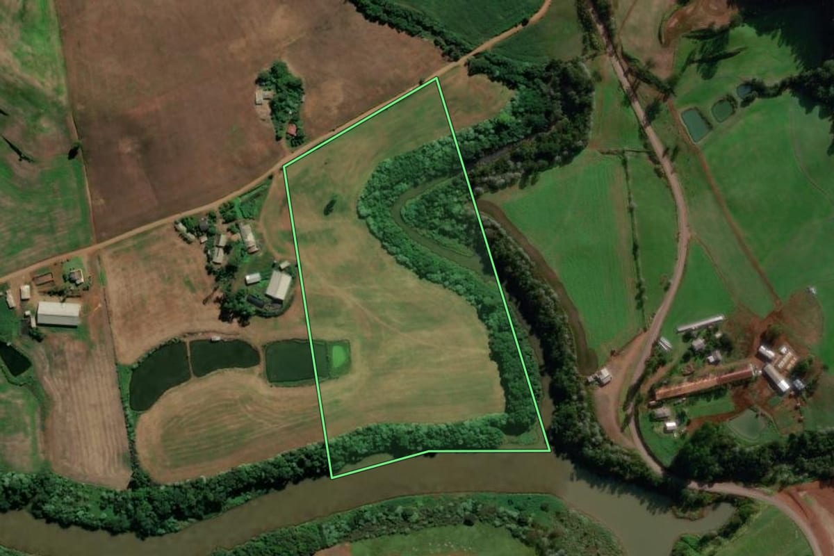 Imagem de satélite do imóvel rural em Jardinópolis (SC), com o contorno declarado no CAR desenhado por cima.