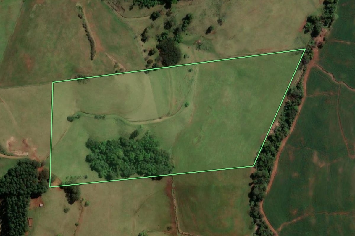 Imagem de satélite do imóvel rural em Jardinópolis (SC), com o contorno declarado no CAR desenhado por cima.