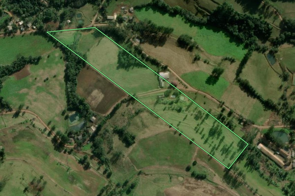 Imagem de satélite do imóvel rural em Lajeado Grande (SC), com o contorno declarado no CAR desenhado por cima.