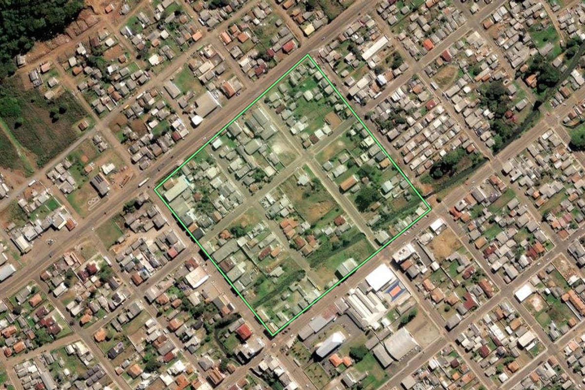 Imagem de satélite do imóvel rural em Lebon Régis (SC), com o contorno declarado no CAR desenhado por cima.