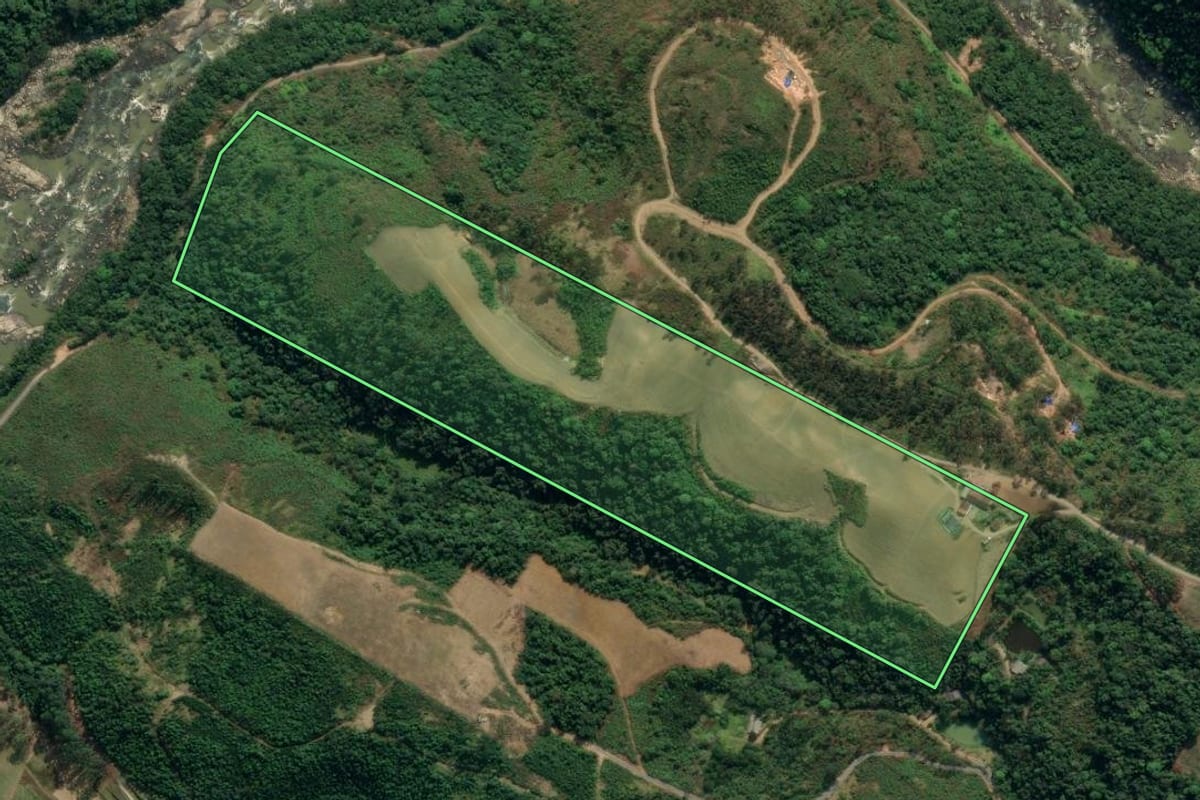 Imagem de satélite do imóvel rural em Lontras (SC), com o contorno declarado no CAR desenhado por cima.