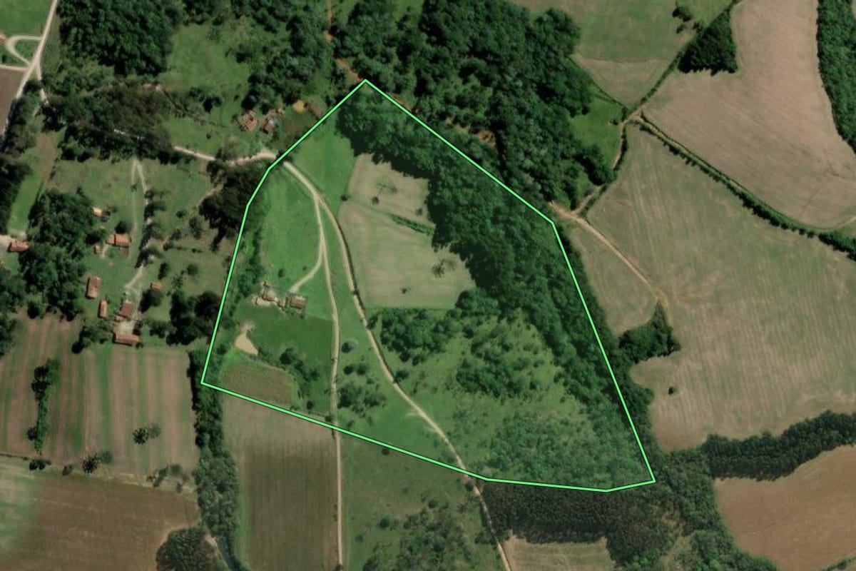 Imagem de satélite do imóvel rural em Major Vieira (SC), com o contorno declarado no CAR desenhado por cima.