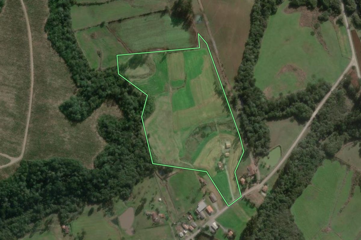Imagem de satélite do imóvel rural em Major Vieira (SC), com o contorno declarado no CAR desenhado por cima.