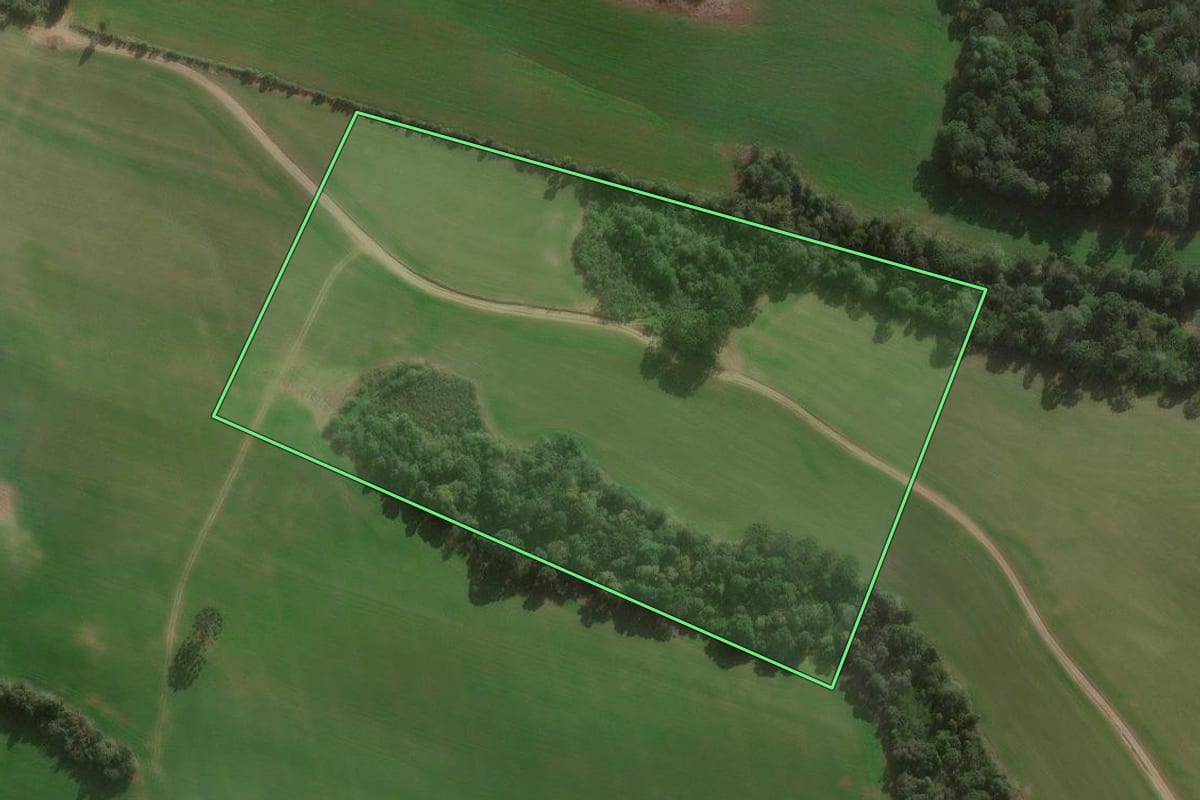 Imagem de satélite do imóvel rural em Major Vieira (SC), com o contorno declarado no CAR desenhado por cima.