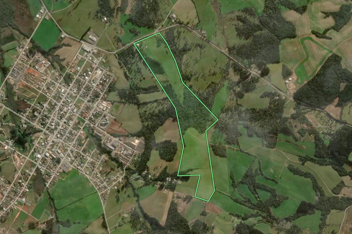 Imagem de satélite do imóvel rural em Major Vieira (SC), com o contorno declarado no CAR desenhado por cima.