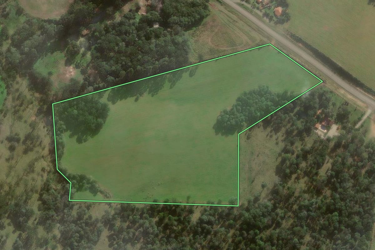 Imagem de satélite do imóvel rural em Major Vieira (SC), com o contorno declarado no CAR desenhado por cima.
