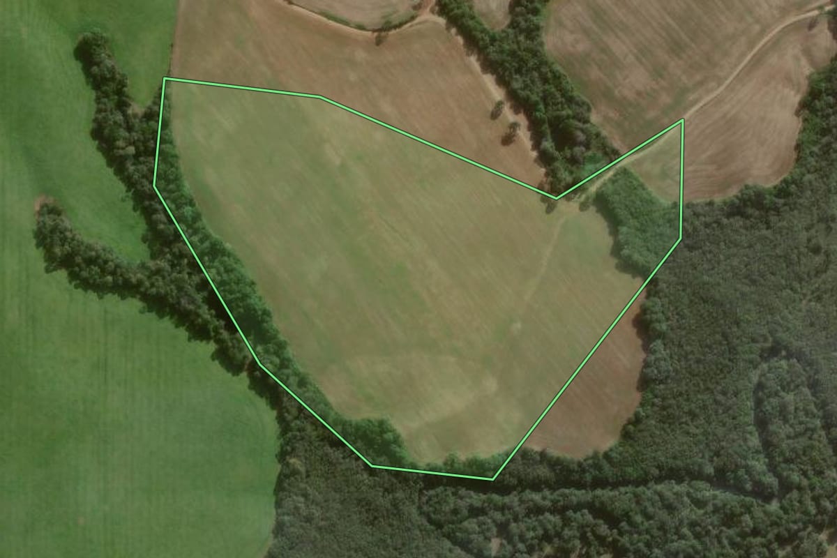 Imagem de satélite do imóvel rural em Major Vieira (SC), com o contorno declarado no CAR desenhado por cima.