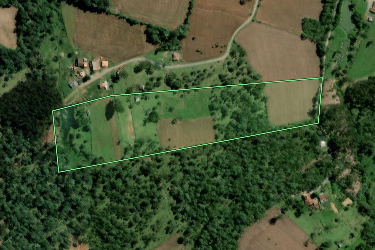Imagem de satélite do imóvel rural em Major Vieira (SC), com o contorno declarado no CAR desenhado por cima.