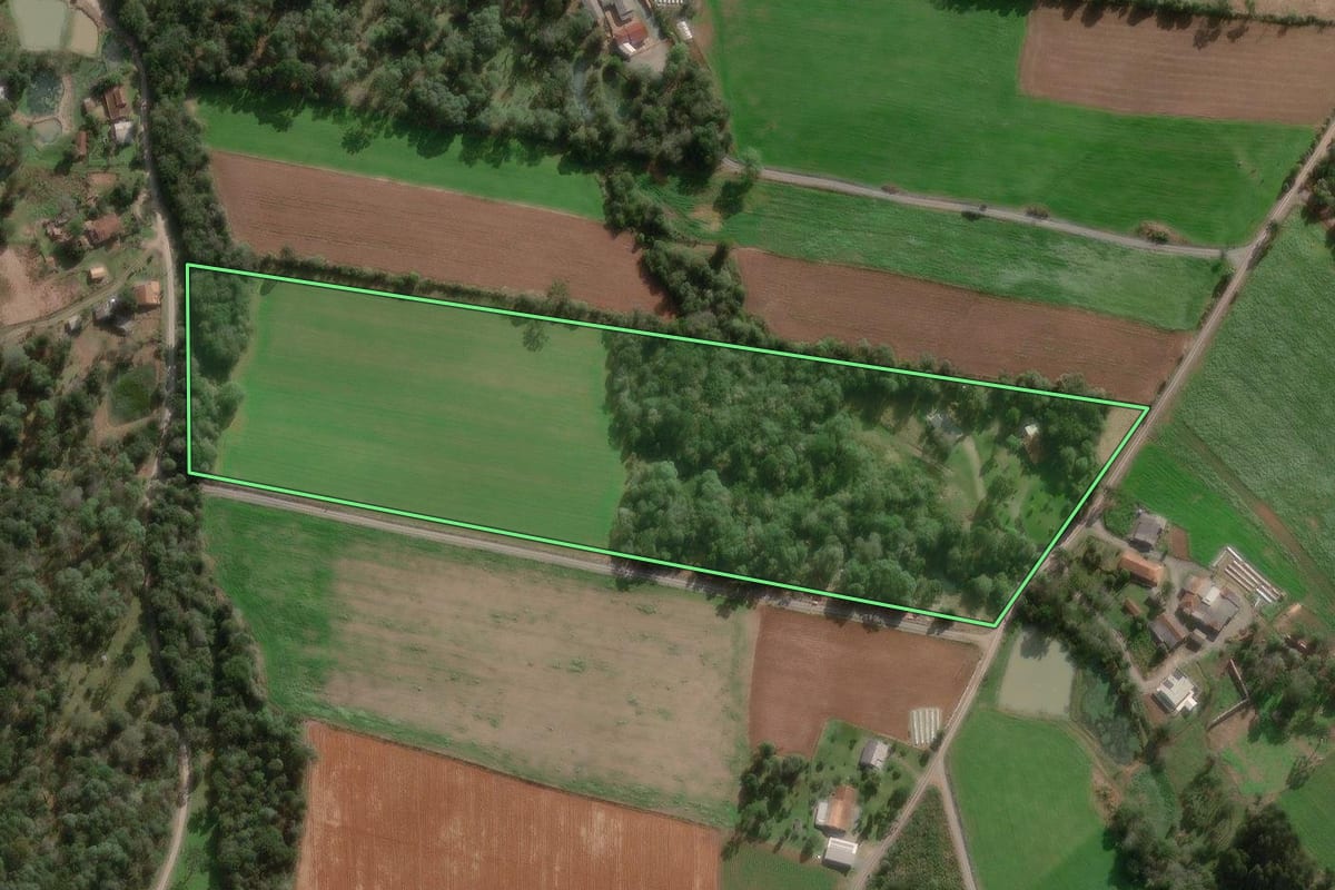 Imagem de satélite do imóvel rural em Major Vieira (SC), com o contorno declarado no CAR desenhado por cima.