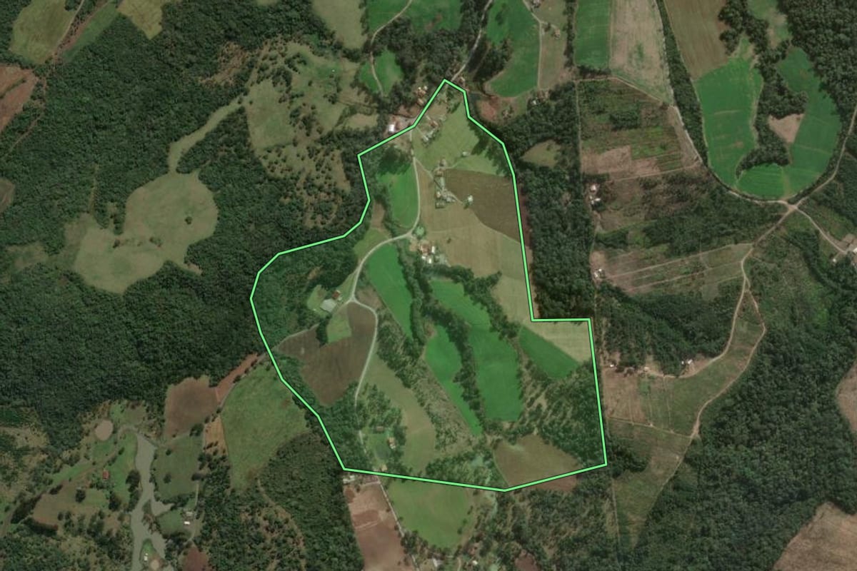 Imagem de satélite do imóvel rural em Major Vieira (SC), com o contorno declarado no CAR desenhado por cima.