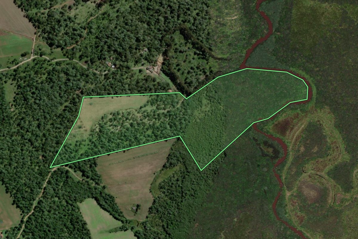 Imagem de satélite do imóvel rural em Major Vieira (SC), com o contorno declarado no CAR desenhado por cima.