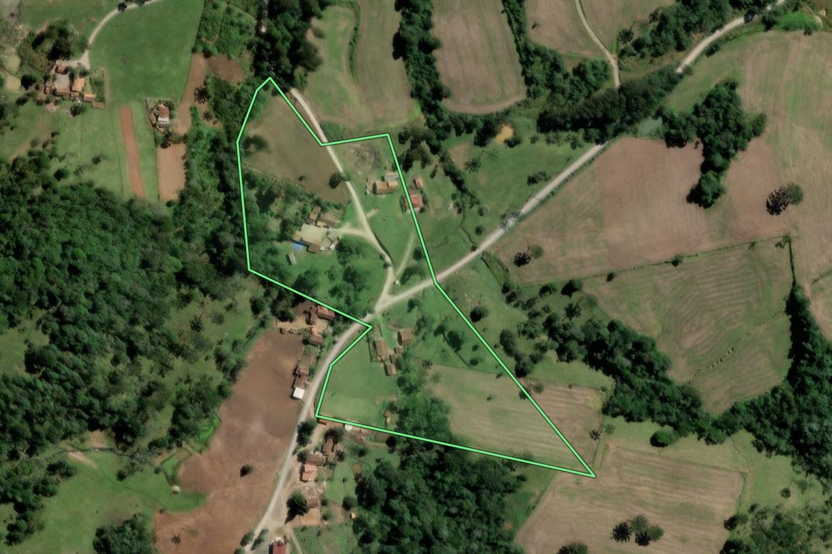 Imagem de satélite do imóvel rural em Major Vieira (SC), com o contorno declarado no CAR desenhado por cima.