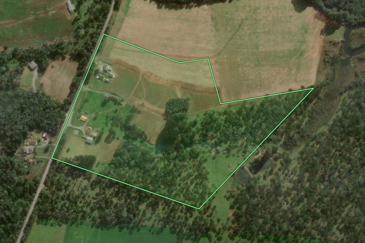 Imagem de satélite do imóvel rural em Major Vieira (SC), com o contorno declarado no CAR desenhado por cima.