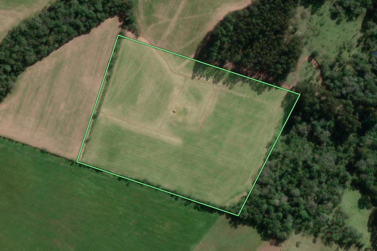 Imagem de satélite do imóvel rural em Major Vieira (SC), com o contorno declarado no CAR desenhado por cima.
