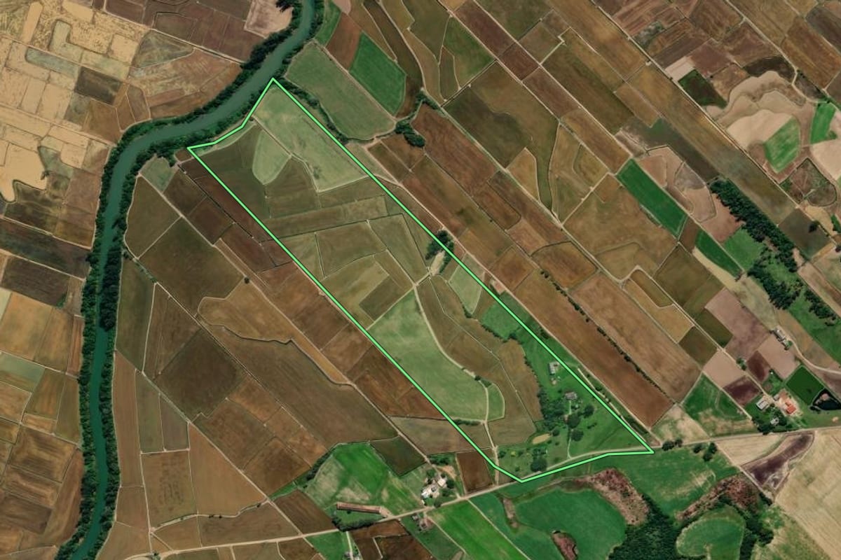 Imagem de satélite do imóvel rural em Maracajá (SC), com o contorno declarado no CAR desenhado por cima.