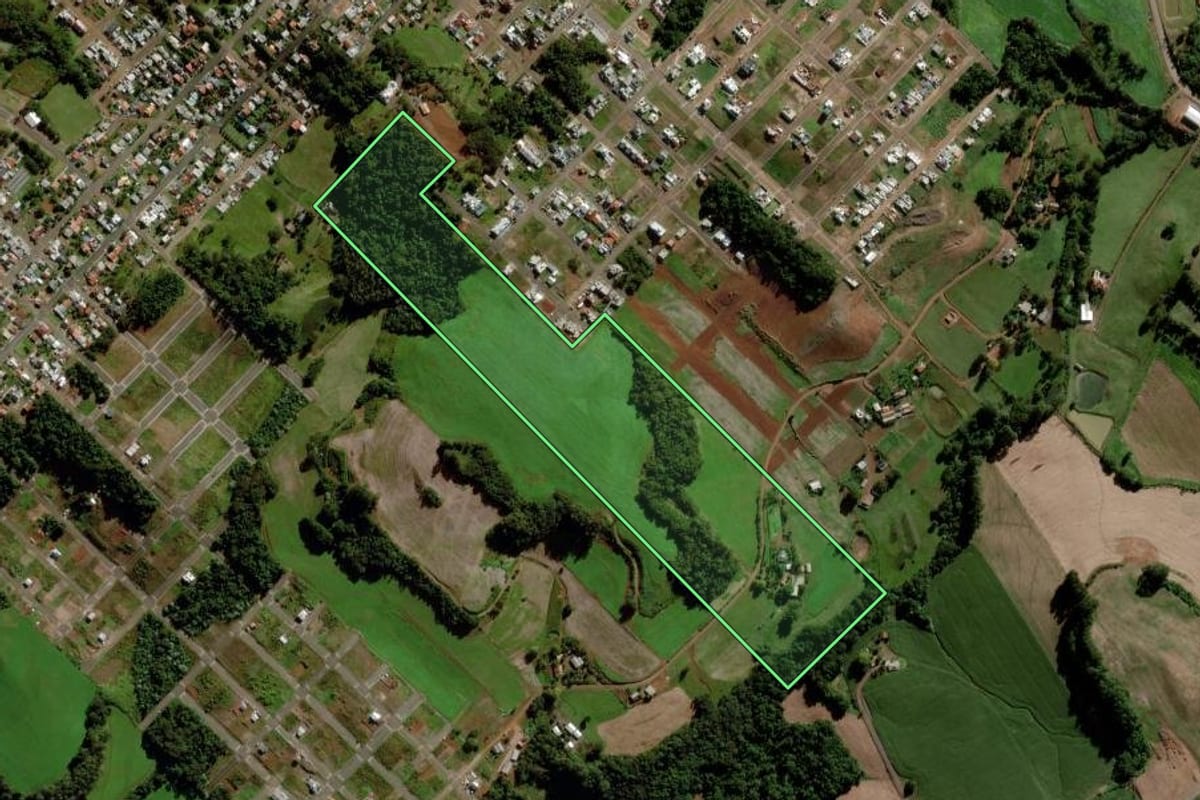 Imagem de satélite do imóvel rural em Maravilha (SC), com o contorno declarado no CAR desenhado por cima.