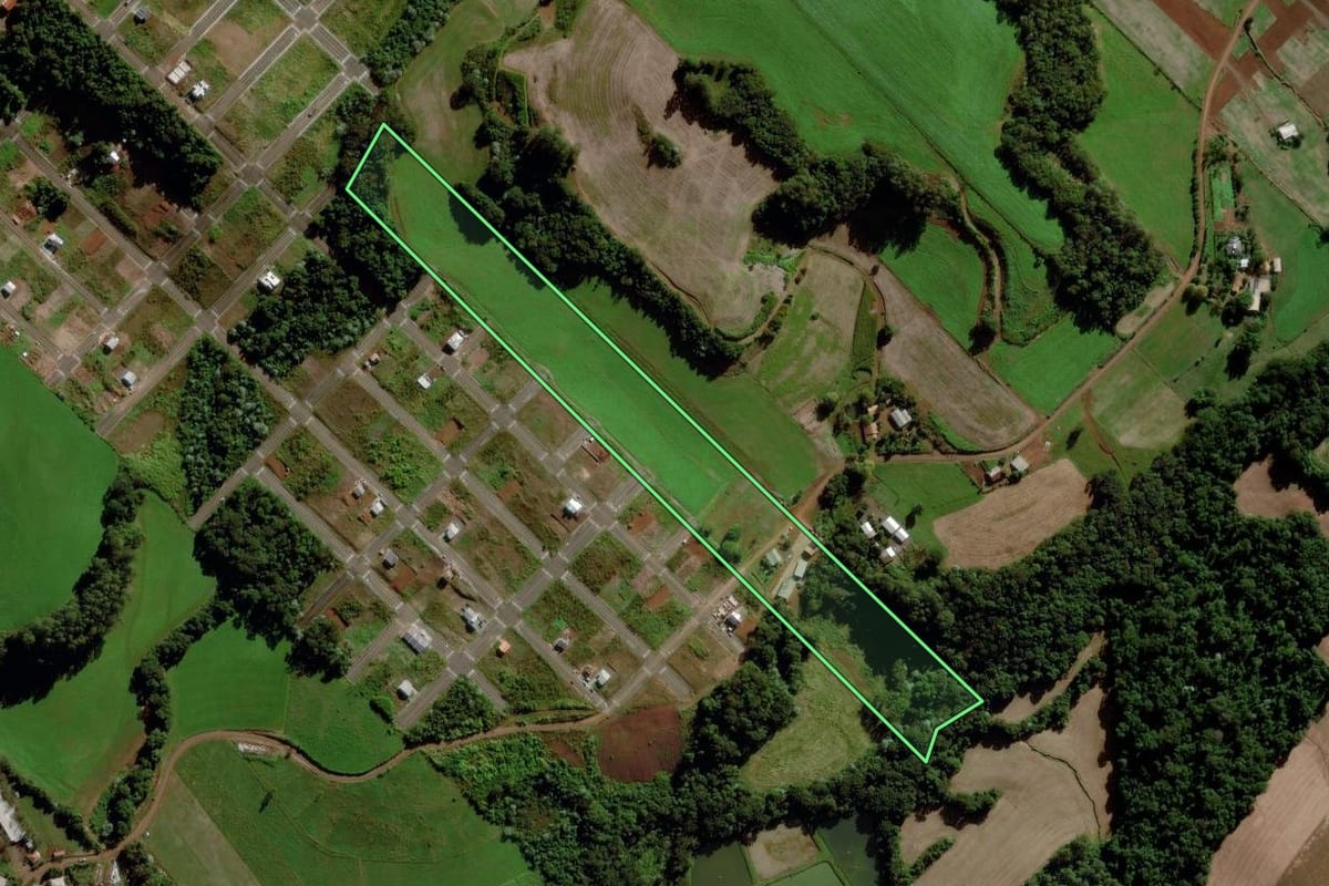 Imagem de satélite do imóvel rural em Maravilha (SC), com o contorno declarado no CAR desenhado por cima.