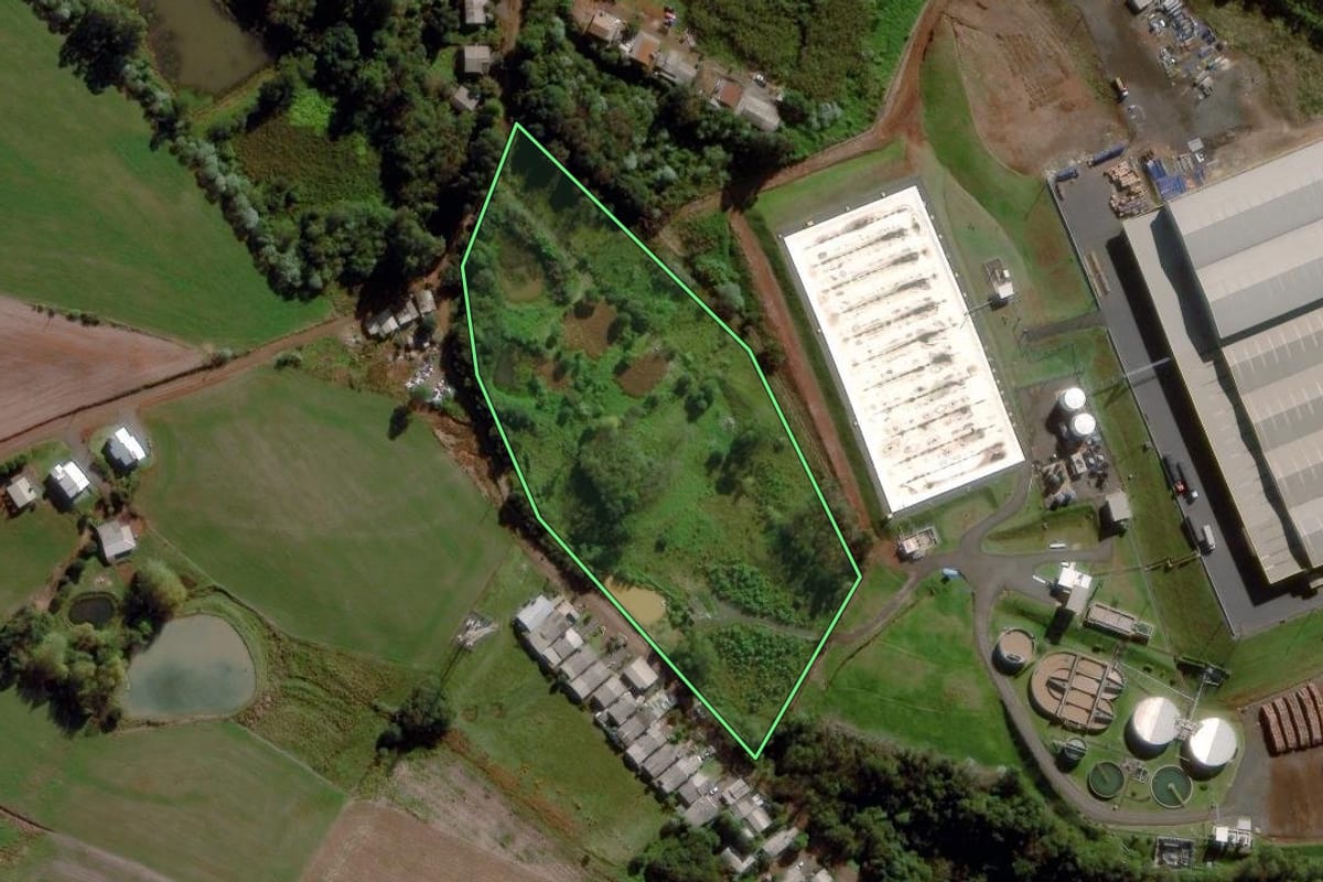 Imagem de satélite do imóvel rural em Maravilha (SC), com o contorno declarado no CAR desenhado por cima.