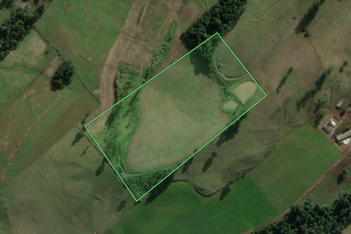 Imagem de satélite do imóvel rural em Marema (SC), com o contorno declarado no CAR desenhado por cima.