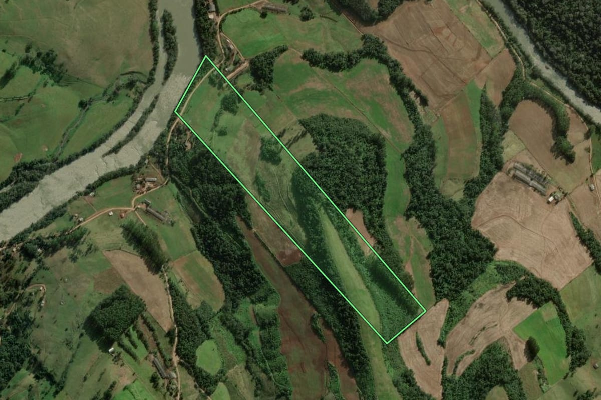 Imagem de satélite do imóvel rural em Marema (SC), com o contorno declarado no CAR desenhado por cima.