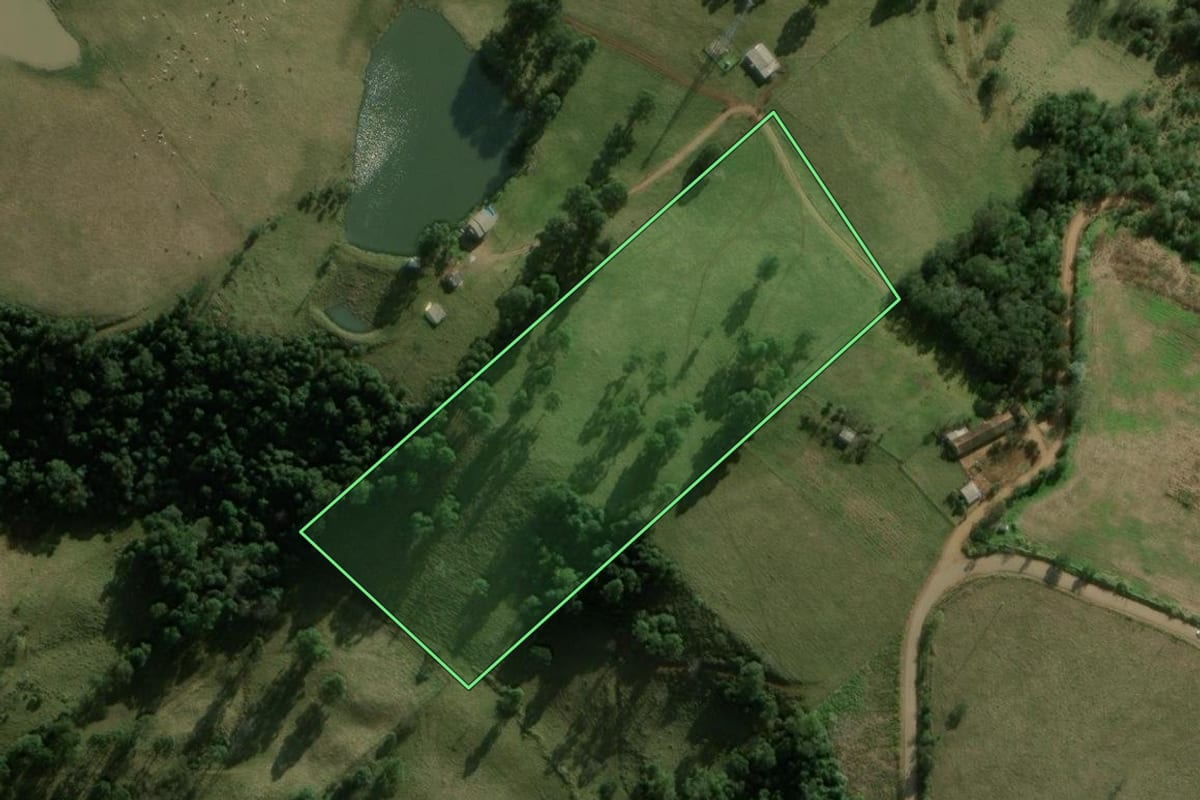 Imagem de satélite do imóvel rural em Marema (SC), com o contorno declarado no CAR desenhado por cima.