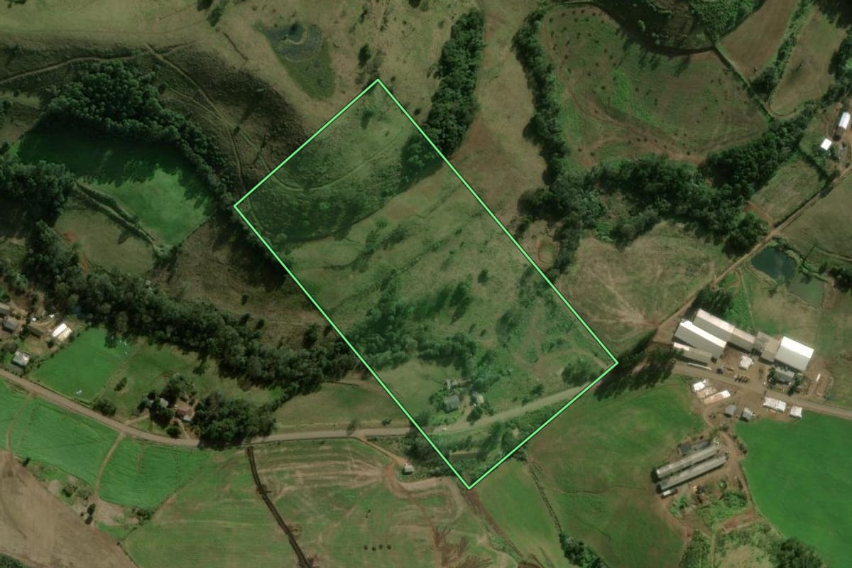 Imagem de satélite do imóvel rural em Marema (SC), com o contorno declarado no CAR desenhado por cima.