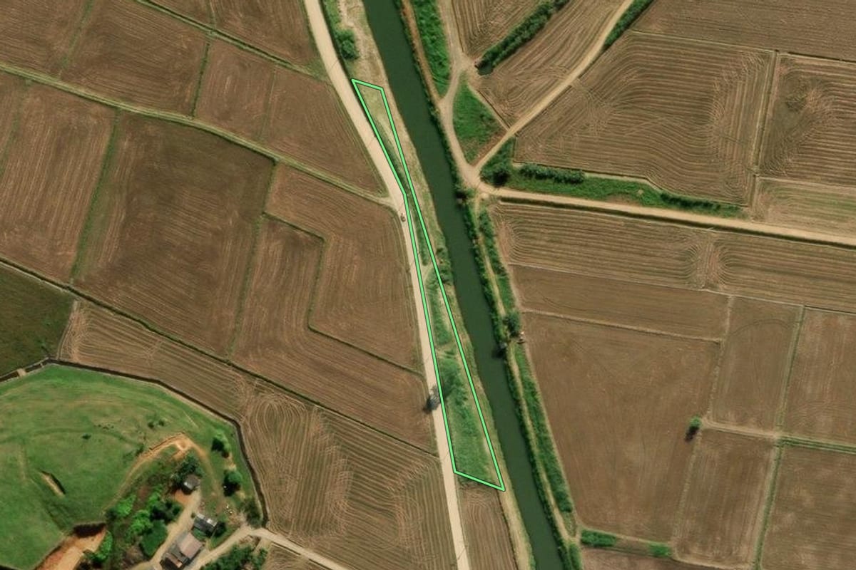 Imagem de satélite do imóvel rural em Massaranduba (SC), com o contorno declarado no CAR desenhado por cima.