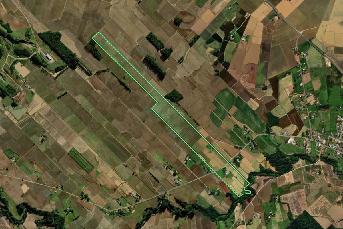 Imagem de satélite do imóvel rural em Meleiro (SC), com o contorno declarado no CAR desenhado por cima.