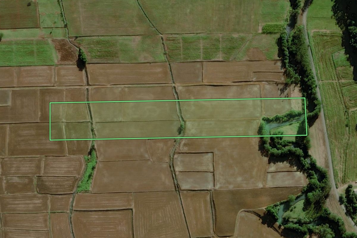 Imagem de satélite do imóvel rural em Meleiro (SC), com o contorno declarado no CAR desenhado por cima.