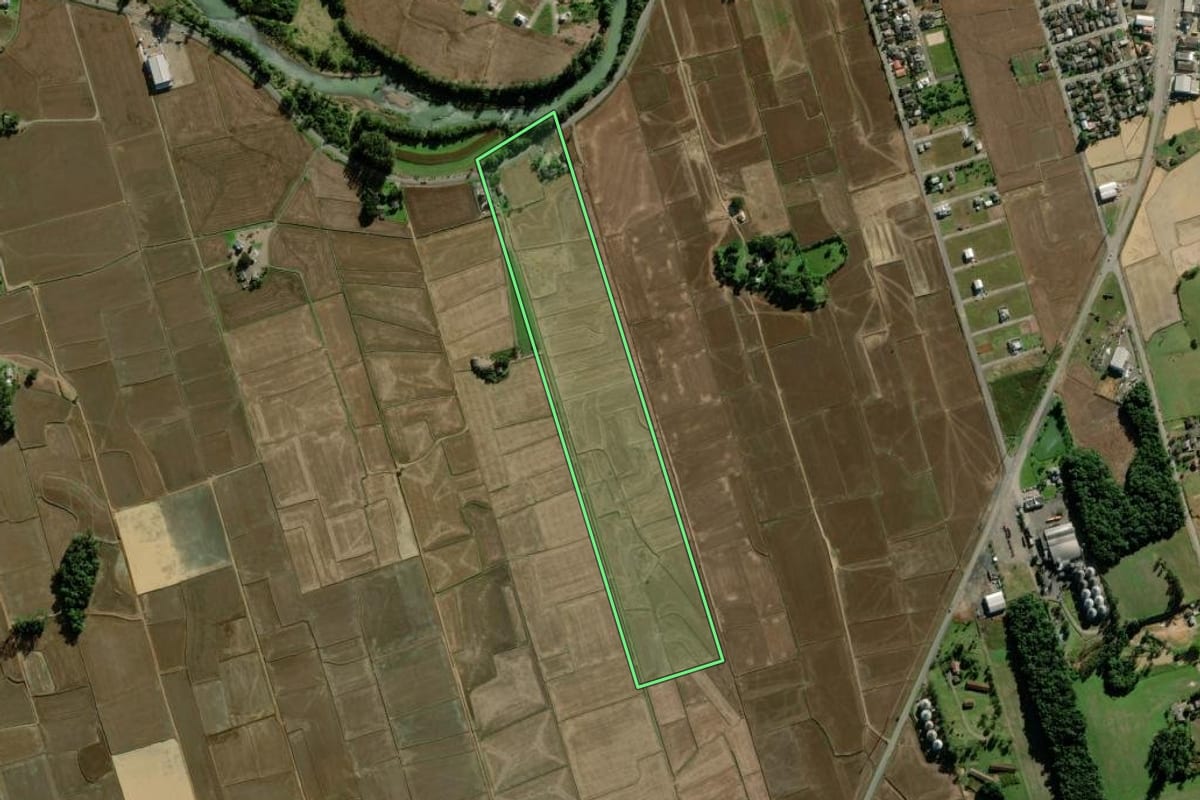 Imagem de satélite do imóvel rural em Meleiro (SC), com o contorno declarado no CAR desenhado por cima.