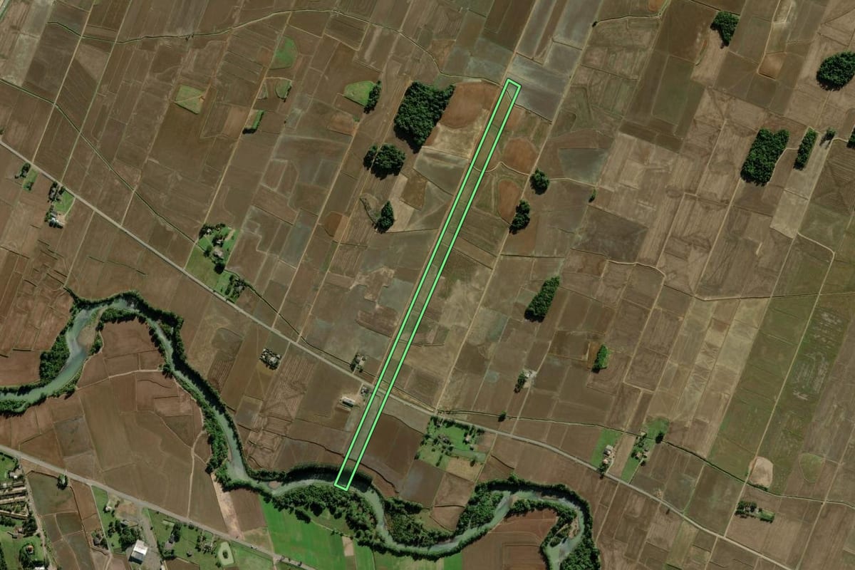 Imagem de satélite do imóvel rural em Meleiro (SC), com o contorno declarado no CAR desenhado por cima.