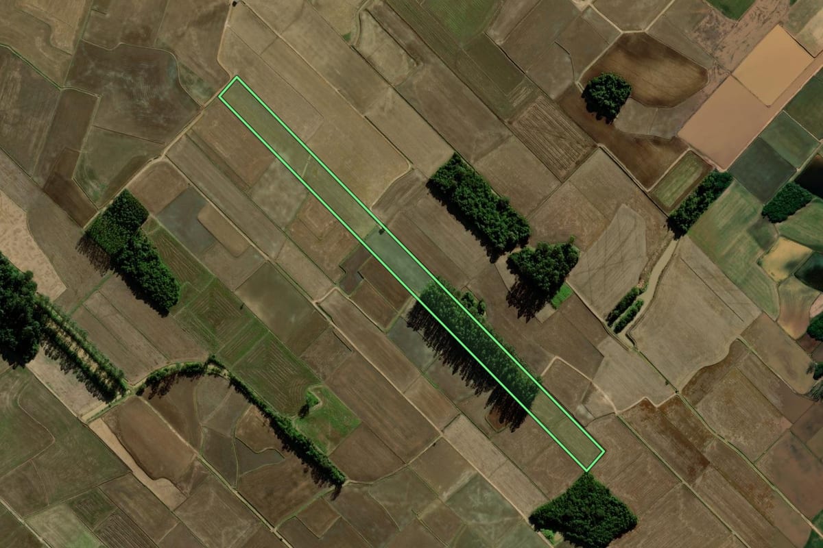 Imagem de satélite do imóvel rural em Meleiro (SC), com o contorno declarado no CAR desenhado por cima.