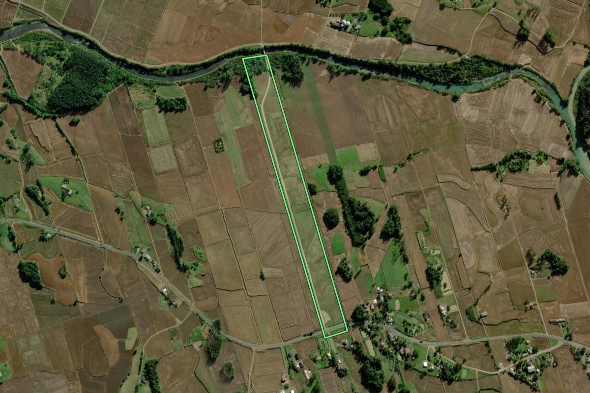 Imagem de satélite do imóvel rural em Meleiro (SC), com o contorno declarado no CAR desenhado por cima.