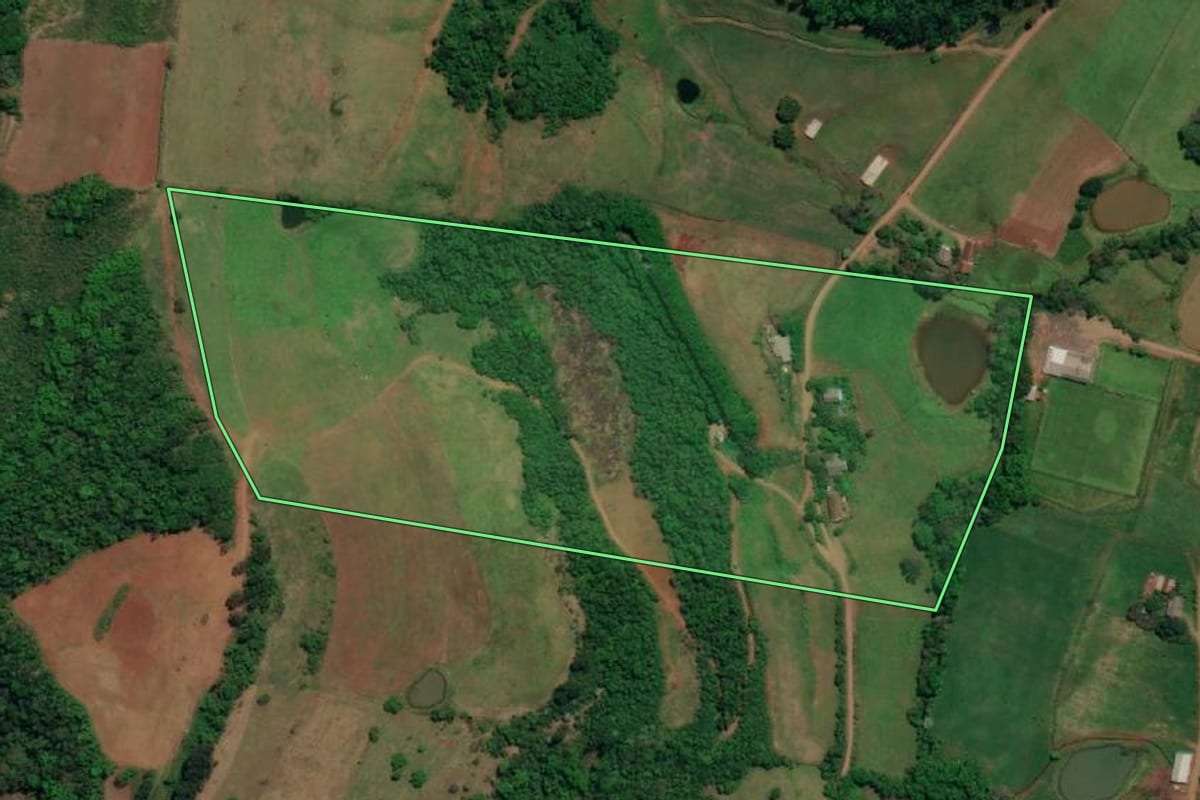 Imagem de satélite do imóvel rural em Mondaí (SC), com o contorno declarado no CAR desenhado por cima.