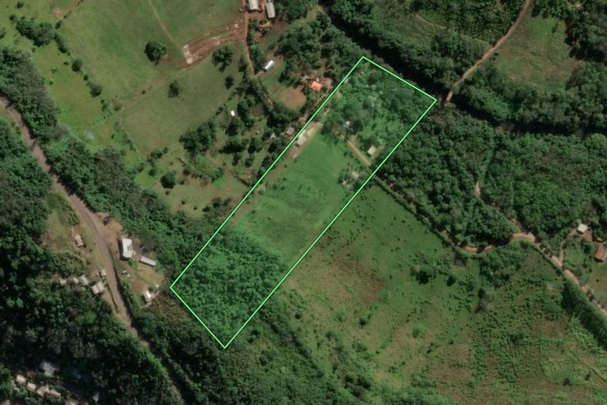 Imagem de satélite do imóvel rural em Mondaí (SC), com o contorno declarado no CAR desenhado por cima.