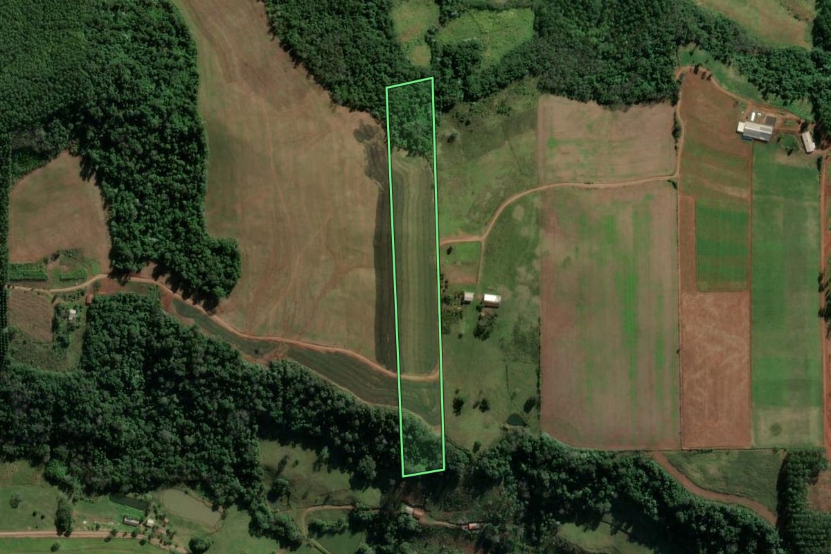 Imagem de satélite do imóvel rural em Mondaí (SC), com o contorno declarado no CAR desenhado por cima.