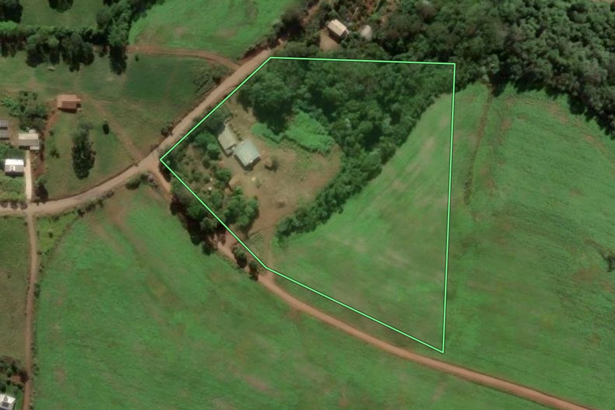 Imagem de satélite do imóvel rural em Mondaí (SC), com o contorno declarado no CAR desenhado por cima.